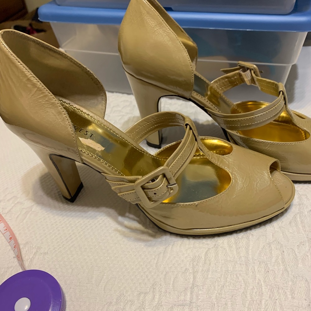 Vintage style heels